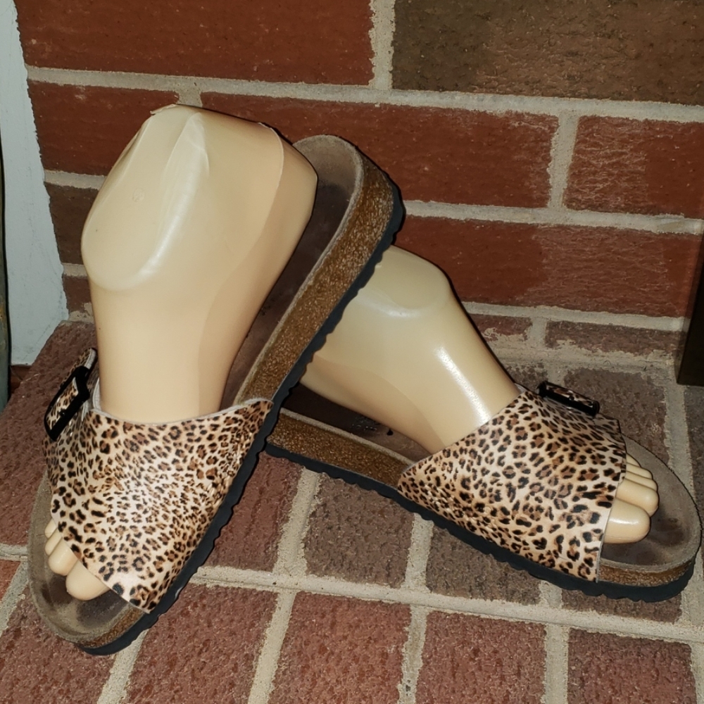 Birki’s by BIRKENSTOCK LEOPARD PRINT SANDALS